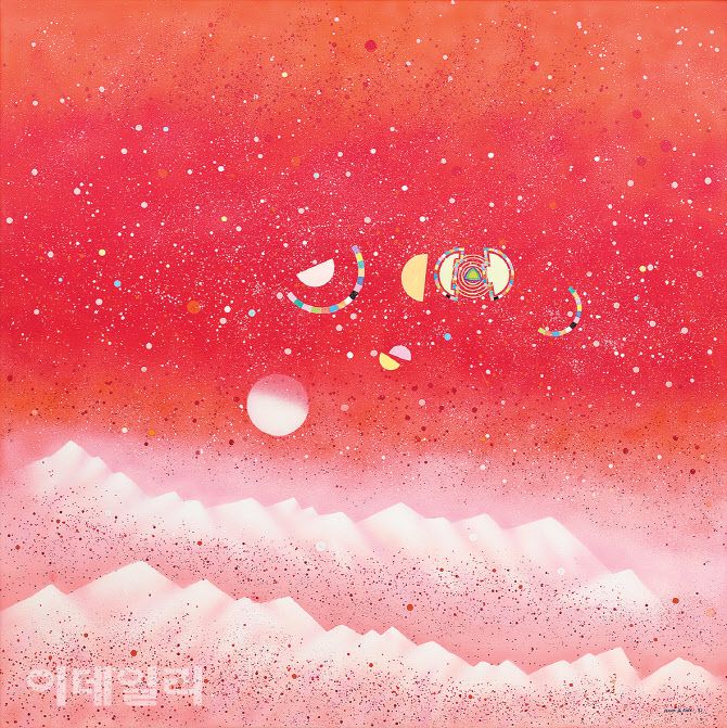 이성자의 ‘극지로 가는 길 87년 5월’(1987). 1980년대부터 세상을 떠나기 전까지 이어간 ‘극지로 가는 길’ 연작 중 하나다. 프랑스와 한국을 오가는 유목적 작가로 정체성을 고뇌하다가 극지의 허공, 밤하늘의 우주에서 합일의 가능성을 읽어낸 뒤 50년 화업의 마무리로 삼았다. 비행기 창 밖으로 본 알래스카의 극지 풍경에서 모티프를 얻어 자연에서 추출한 기하학적 형태를 달무리에 풀어놓은 듯한 색감을 만들어냈다. 캔버스에 아크릴릭 물감, 200×200㎝. 국립현대미술관 소장.