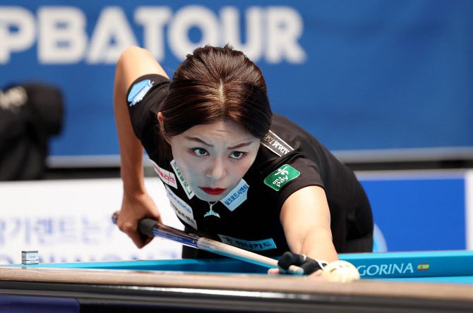 프로당구 LPBA 8연속 우승 및 통산 15번째 우승을 차지한 ‘당구여제’ 김가영. 사진=PBA 사무국