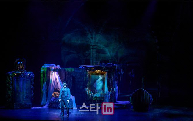 뮤지컬 ‘팬텀 공연의 한 장면(사진=EMK뮤지컬컴퍼니)