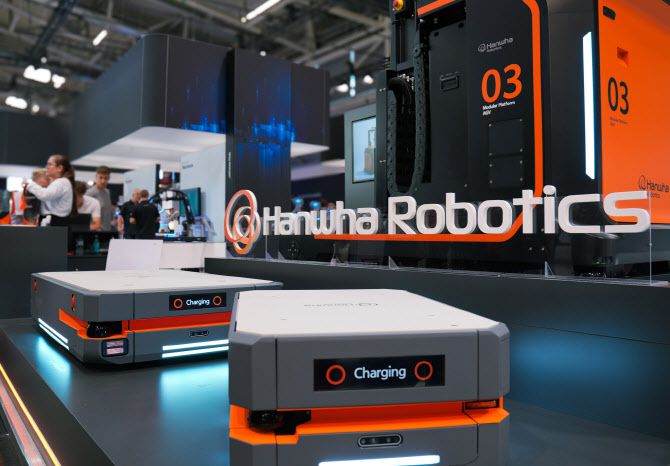 한화로보틱스 AMR. (사진=한화로보틱스)