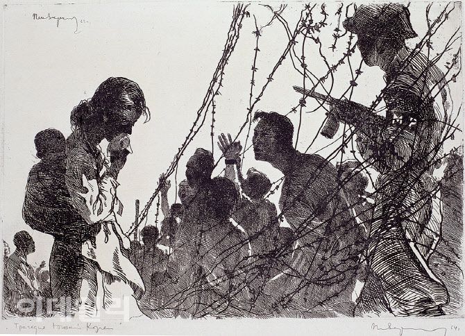 변월룡의 ‘조선 분단의 비극’(1962). 철조망을 사이에 두고 남으로 북으로 갈라서야 했던 가족 간 생이별 장면을 동판화로 제작했다. 고국 북한으로 복귀하려 던 희망이 사라져 좌절을 겪던 시기다. 기법에선 생전 가장 존경하는 화가로 꼽았던 렘브란트의 영향이 확연하다. 구도의 균형, 긴장감 조성 등을 위해 사용한 ‘사선’은 렘브란트 판화에서 자주 보이는 특징이다. 종이에 에칭, 44×64㎝. 국립현대미술관 소장.