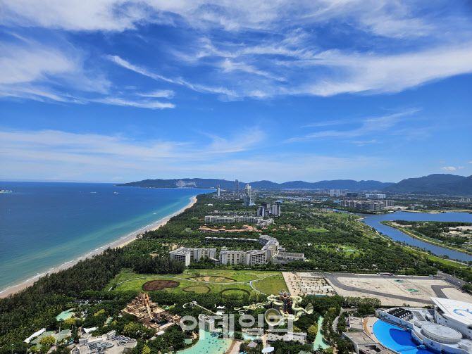 중국 하이난성 싼야시의 아틀란티스 싼야 리조트에서 바라본 싼야시 전경. (사진=이데일리 이명철 특파원)