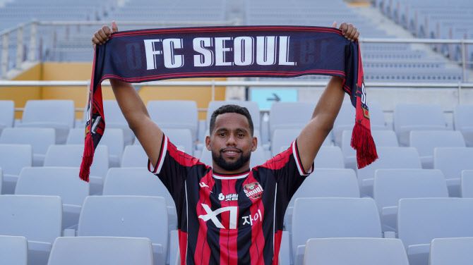 FC서울 유니폼을 입은 안데르손. 사진=FC서울