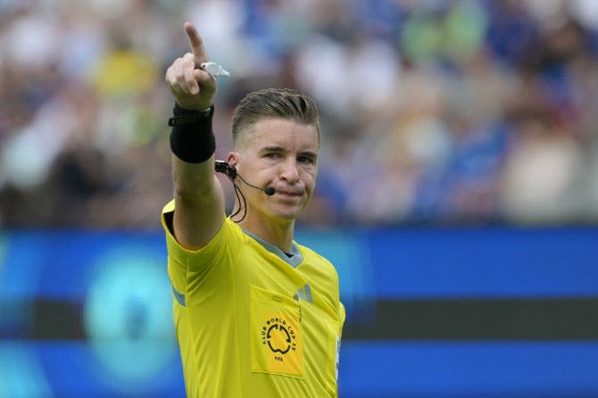 K리그에서 VAR 판독 결과에 대한 장내 방송 도입이 확대된다. 사진=AFPBBNews