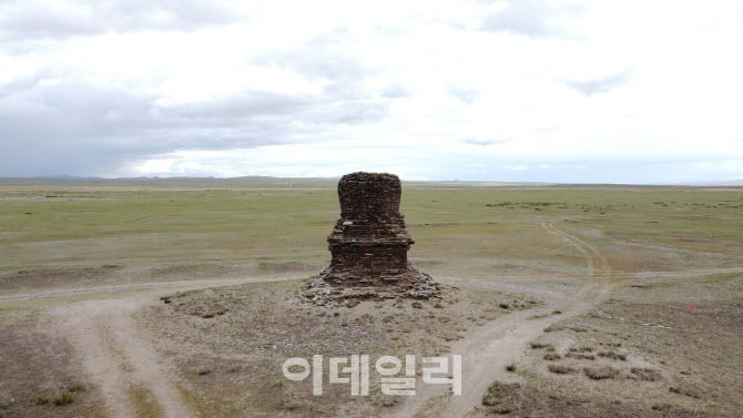 몽골 볼강 지역의 건축유산 ‘하르보힝 발가스 석탑’. (사진=국가유산청)