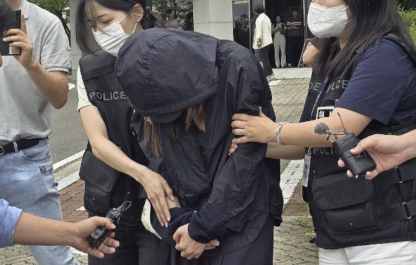 시험기간 중 안동의 한 여자고등학교에 무단 침입해 시험지를 훔친 학부모 A씨(47). (사진=연합뉴스)
