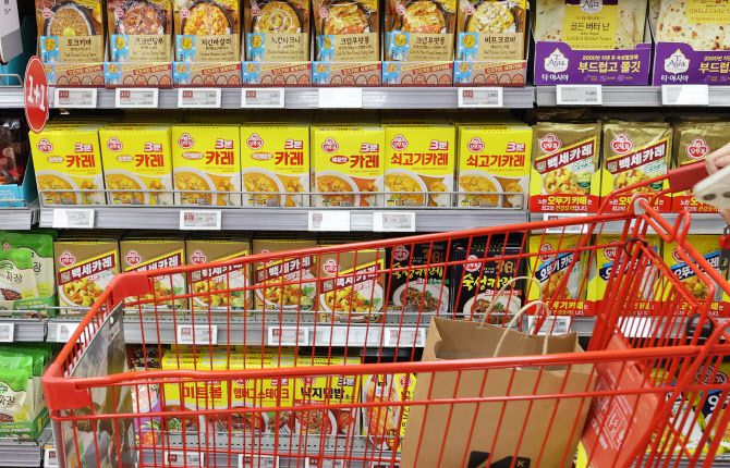 서울 한 대형마트의 간편식 매대. (사진=연합뉴스)