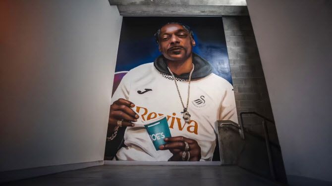 스눕독 벽화. 사진=스완지 시티