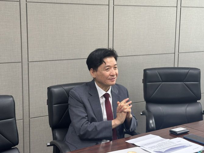 이희용 지투지바이오 대표이사가 최근 서울 여의도에서 진행한 이데일리와의 인터뷰에서 회사 성장 전략을 설명하고 있다. (사진=지투지바이오)