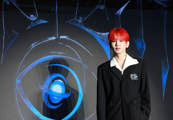 샤이니 키가 11일 오후 서울 광진구 풀만 앰배서더 서울 이스트폴에서 가진 정규 3집 ‘헌터’ 기자간담회에서 포즈를 취하고 있다.(사진=뉴스1)