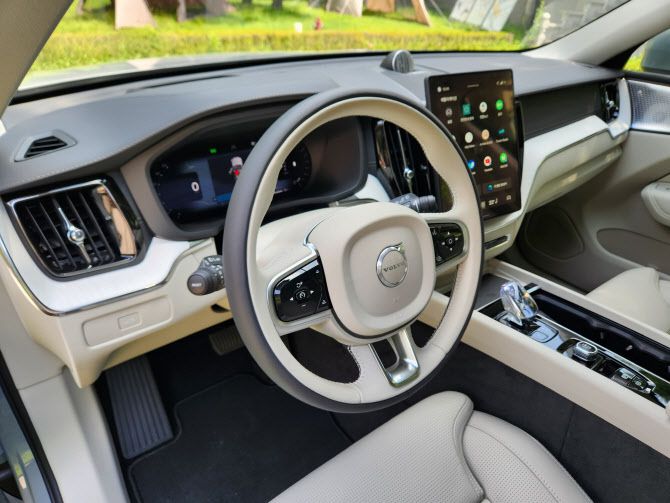 볼보 신형 XC60 인테리어 (사진=이배운 기자)