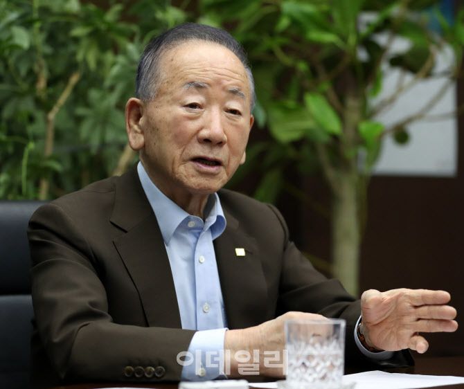 이동건 회장은 끊임없는 노력과 봉사정신에 대해서 강조했다. (사진=김태형 기자)