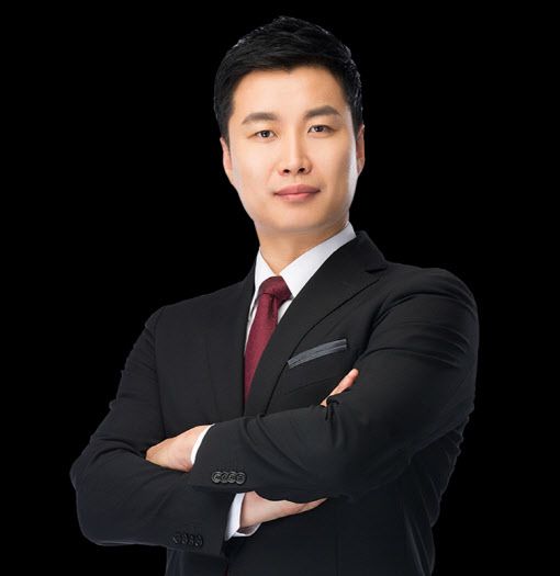 누리세무그룹 대표 세무사 △한국세무사회 미디어홍보위원장 △김철훈의 국제조세 아카데미 원장