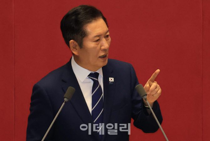 [이데일리 노진환 기자] 정청래 더불어민주당 대표가 9일 오전 서울 여의도 국회 제429회국회(정기회) 제2차 본회의에서 교섭단체 대표연설을 하고 있다.