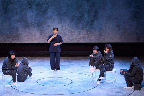 연극 ‘마른 여자들’의 한 장면(사진=두산아트센터).