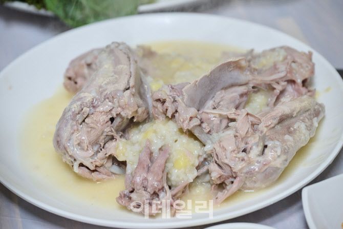 제천 맛집 중 하나인 새터오리촌의 오리백숙