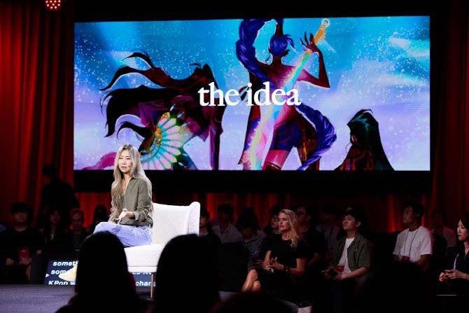 의 매기 강 감독. 사진=넷플릭스