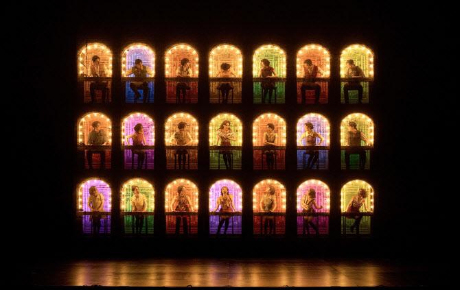 뮤지컬 ‘브로드웨이 42번가’의 공연 장면(사진=CJ ENM·샘컴퍼니·롯데컬처웍스).