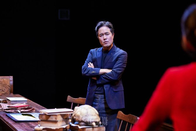 연극 ‘아르카디아’ 공연 사진. (사진=스토리포레스트, 파크컴퍼니)