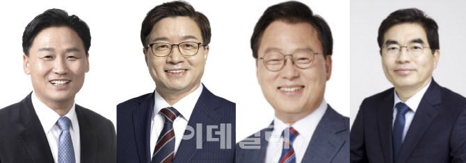 왼쪽부터 김영진 의원, 염태영 의원, 박광온 전 의원, 양기대 전 의원.(사진=국회)