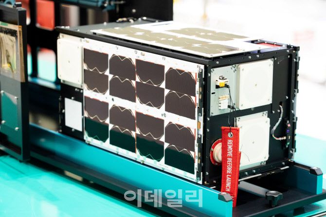내달 발사를 앞둔 경기기후위성 1호기 모습.(사진=경기도)