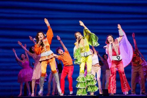 뮤지컬 ‘맘마미아’의 한 장면(사진=신시컴퍼니).