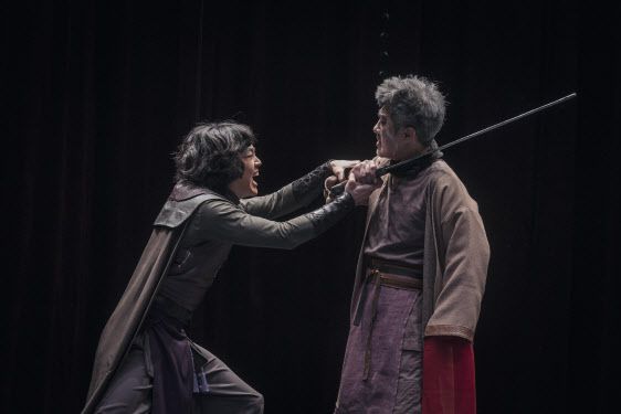 연극 ‘조씨고아, 복수의 씨앗’의 한 장면(사진=국립극단).