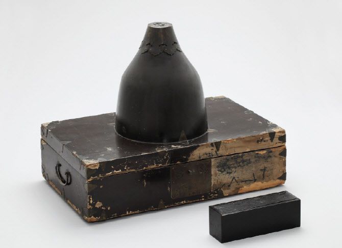 '온양민속박물관 소장 갑주와 갑주함' 중 갑주함. (사진=국가유산청)