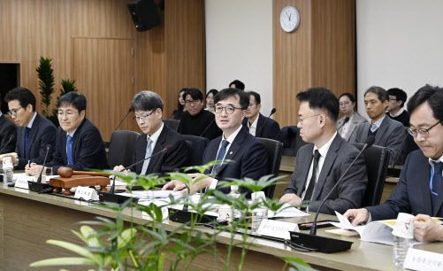 임기근 기획재정부 차관이 27일 서울 영등포구 한국수출입은행에서 열린 ‘제11차 재정사업평가위원회’를 주재, 모두발언을 하고 있다.(사진=기획재정부)