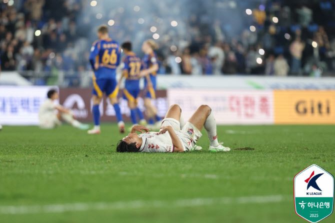 수원FC는 막판 뒤집기를 통해 9위로 생존을 노린다. 사진=한국프로축구연맹