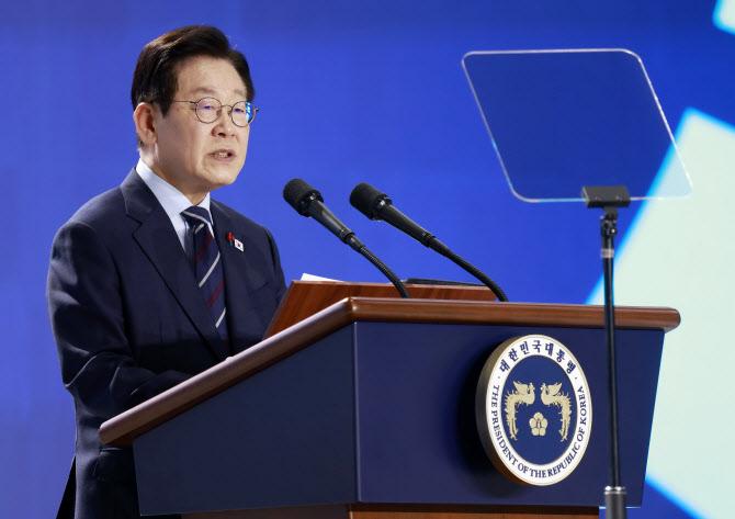 민주평화통일자문회의 의장인 이재명 대통령이 2일 경기 고양시 킨텍스에서 열린 제22기 민주평통 출범식에서 의장연설을 하고 있다.(사진=연합뉴스)