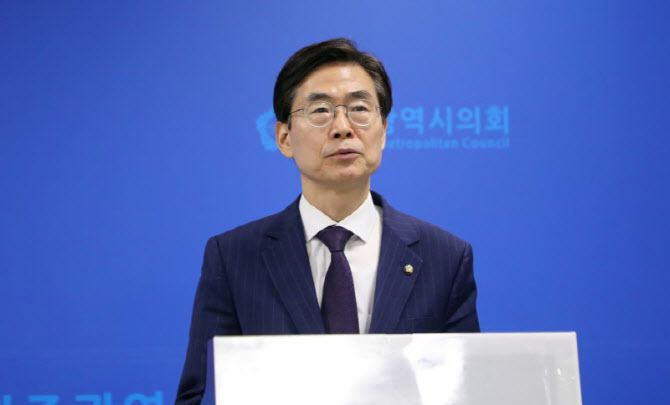 조경태 국민의힘 의원이 3일 123 비상계엄 1년을 맞아 광주시의회를 찾아 광주선언을 통해 윤석열 전 대통령에 대한 단죄를 언급했다. (사진=뉴스1)