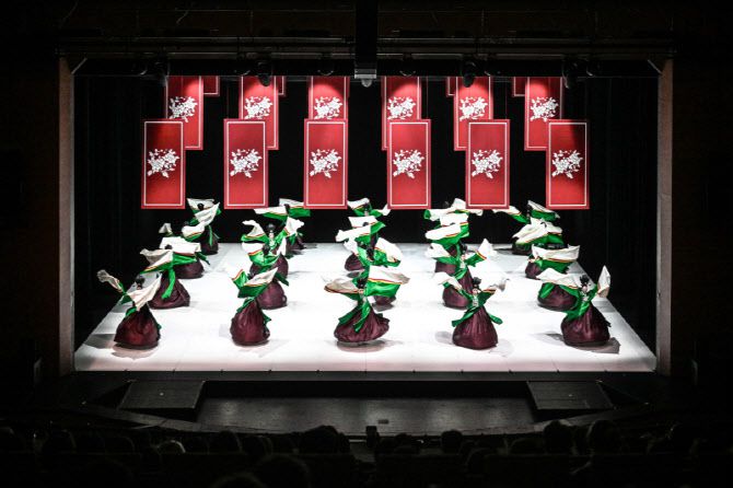 서울시무용단 '일무'의 한 장면(사진=세종문화회관).