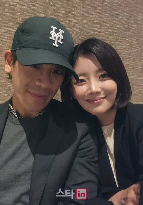 연애 예능 ‘나는 솔로’ 28기 방송에 출연해 커플이 된 음악 프로듀서 백상엽과 김슬기 씨(사진=백상엽 SNS)