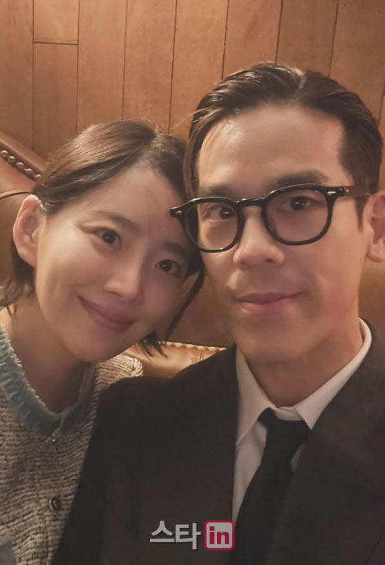 연애 예능 ‘나는 솔로’ 28기 방송에 출연해 커플이 된 음악 프로듀서 백상엽과 김슬기 씨(사진=백상엽 SNS)