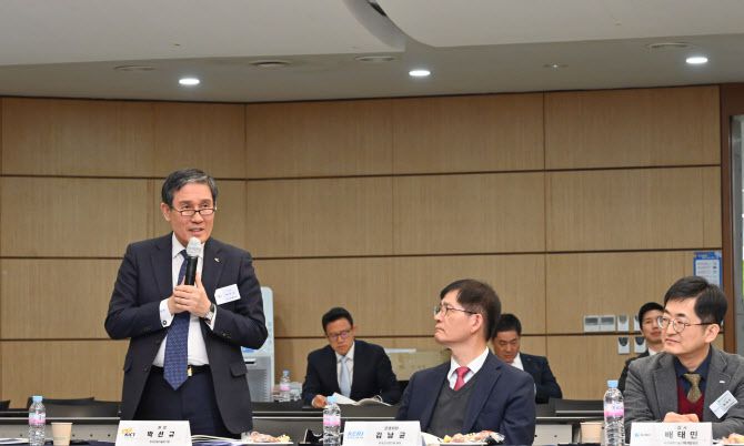 박선규 신임 회장이 인사말을 전하고 있다.(사진=한국건설기술연구원)