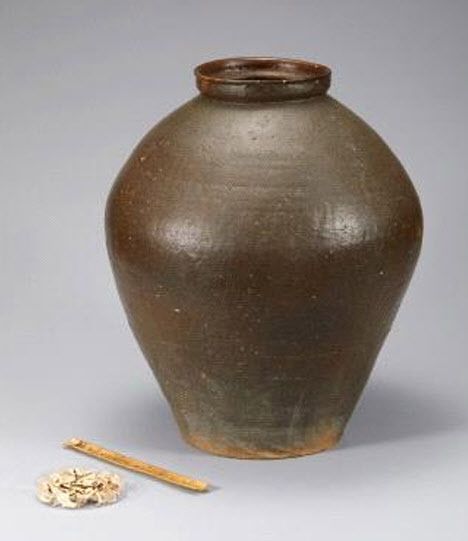 마도1호선 출수, 도기항아리, 죽찰, 갑각류(사진=국가유산청).