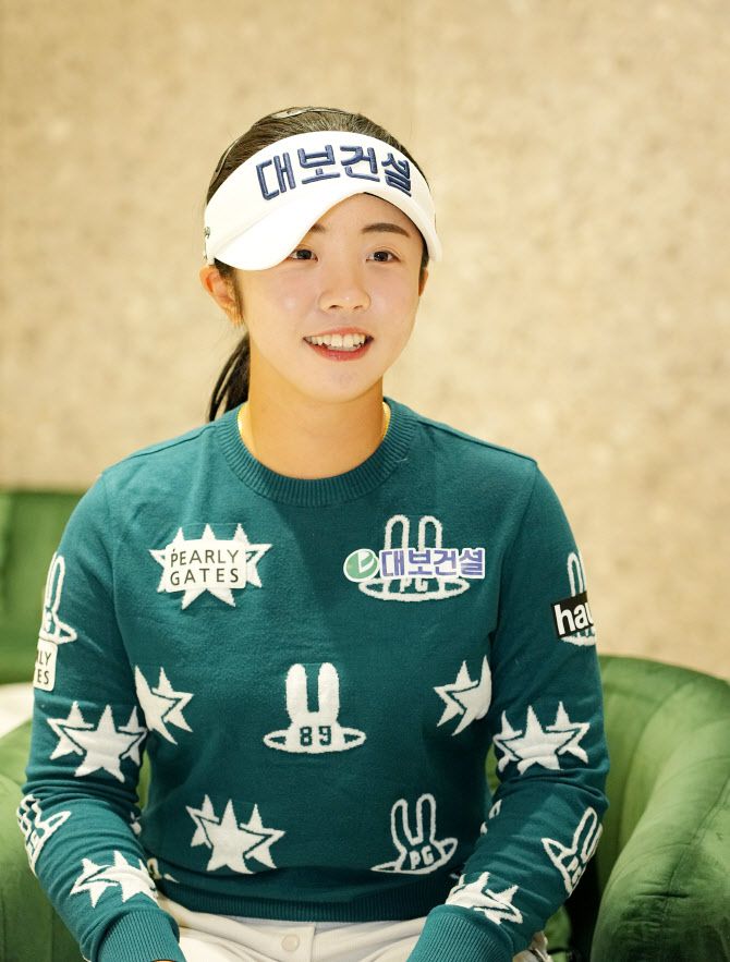 양효진이 최근 서울 용산구의 매니지먼트 서울 사무실에서 이데일리와 만나 KLPGA 투어 시드전을 수석으로 합격한 소감 등에 대해 밝히고 있다.(사진=이데일리 골프in 조원범 기자)