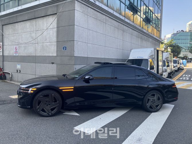 제네시스 G90 롱휠베이스 블랙 (사진=정병묵 기자)