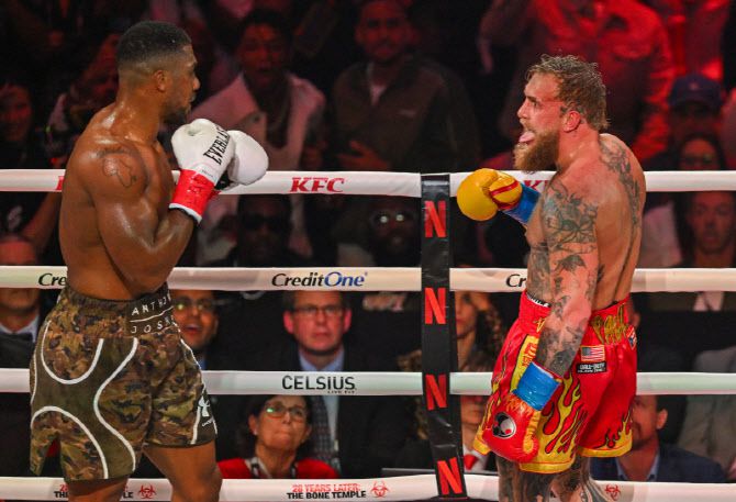 앤서니 조슈아와 제이크 폴의 복싱 경기 모습. 사진=AFPBB NEWS