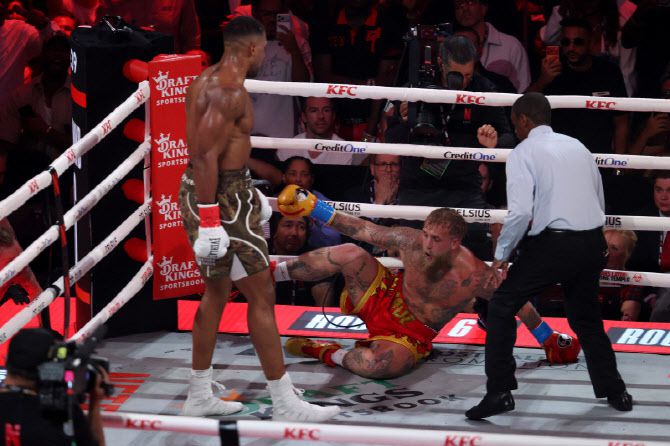 앤서니 조슈아와 제이크 폴의 복싱 경기 모습. 사진=AFPBB NEWS