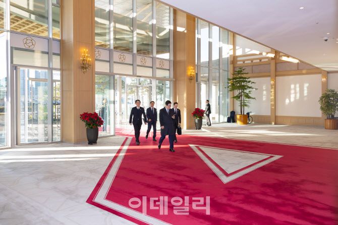 이재명 대통령이 지난 26일 용산 대통령실에 마지막으로 출근하고 있다.(사진=대통령실)