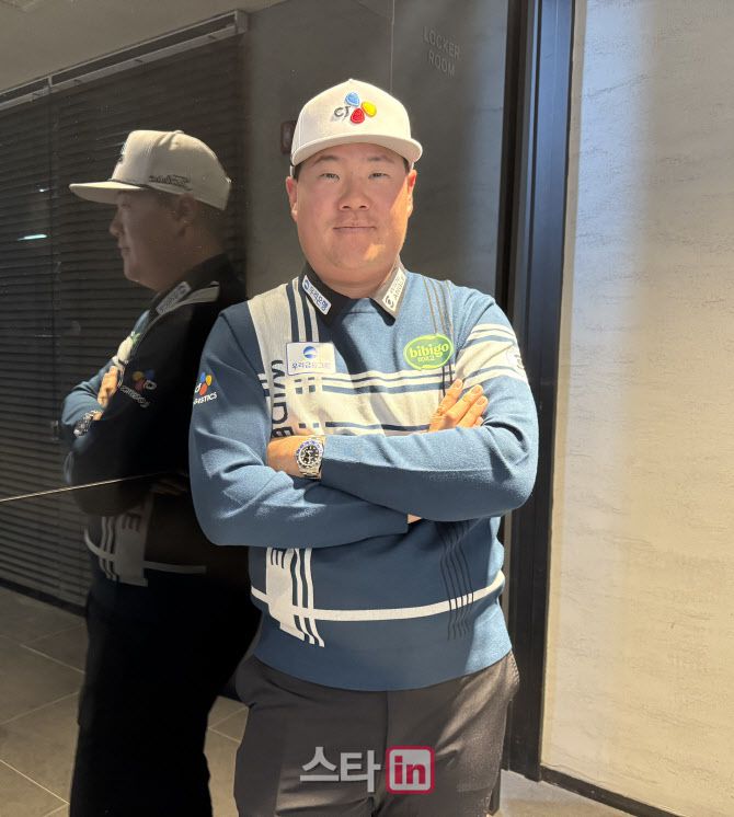 임성재가 최근 경기 용인시의 수원CC 연습장에서 진행한 이데일리와 인터뷰에서 사진 촬영에 임하고 있다.