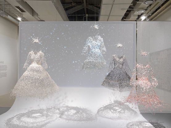 금기숙 기증특별전 전시 전경. 2018년 평창동계올림픽 당시 선보였던 ‘눈꽃요정’ 작품들이 전시돼 있다(사진=서울공예박물관).