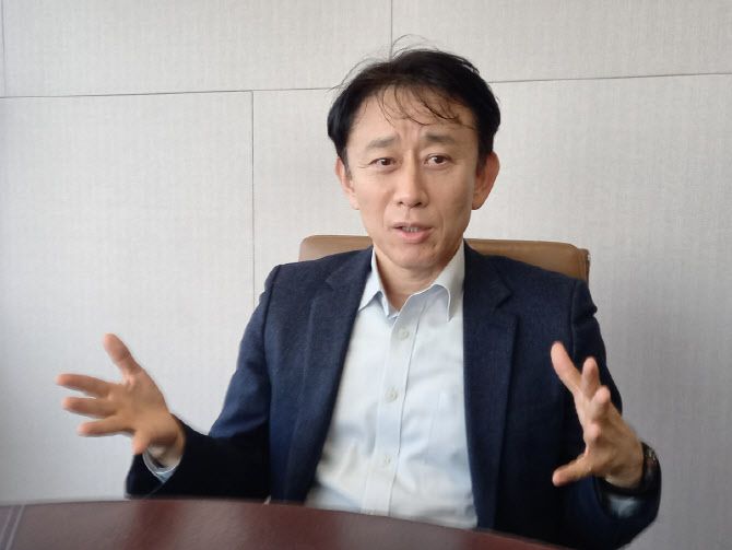 김용태 법무법인 화우 고문은 "앞으로는 주식 등 모든 금융자산이 토큰화 되는 시대가 온다"며 원화 스테이블 관련 디지털기본법(2단계 입법) 필요성을 강조했다. △한국은행 △금융감독원 핀테크혁신실장디지털금융감독국장디지털금융혁신국장 (사진=최훈길 기자)