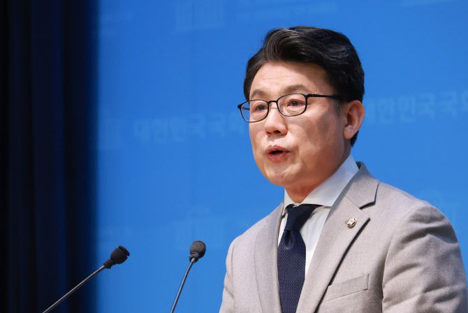 더불어민주당 진성준 의원(사진=연합뉴스)