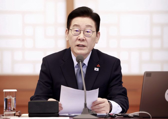 이재명 대통령이 15일 청와대에서 열린 수석보좌관회의에서 발언하고 있다.(사진=연합뉴스)