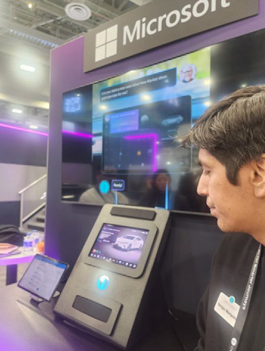 이달 초 미국 라스베이거스에서 열린 ‘CES 2026’에서 세렌스가 차량용 음성 인공지능(AI) 서비스를 소개하고 있다.(사진=이진형 데이터마케팅코리아 대표)