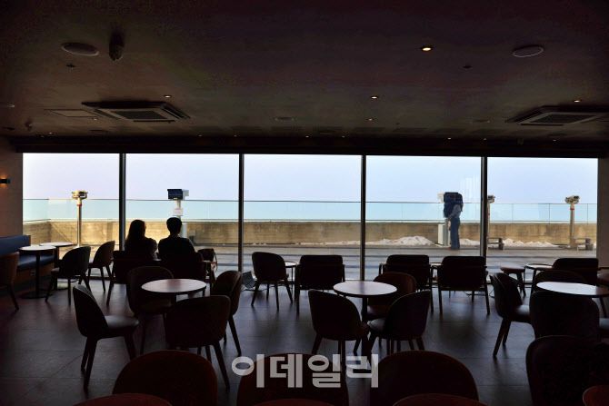 최근 북한뷰 스타벅스로 이름난 스타벅스 김포애기봉생태공원점