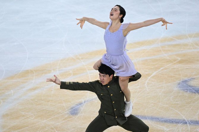 지난해 10월 25일 중국에서 열린 ISU 피겨스케이팅 그랑프리 시리즈에서 임해나·권예 조가 경기를 펼치고 있다.(사진=AFPBBNews)